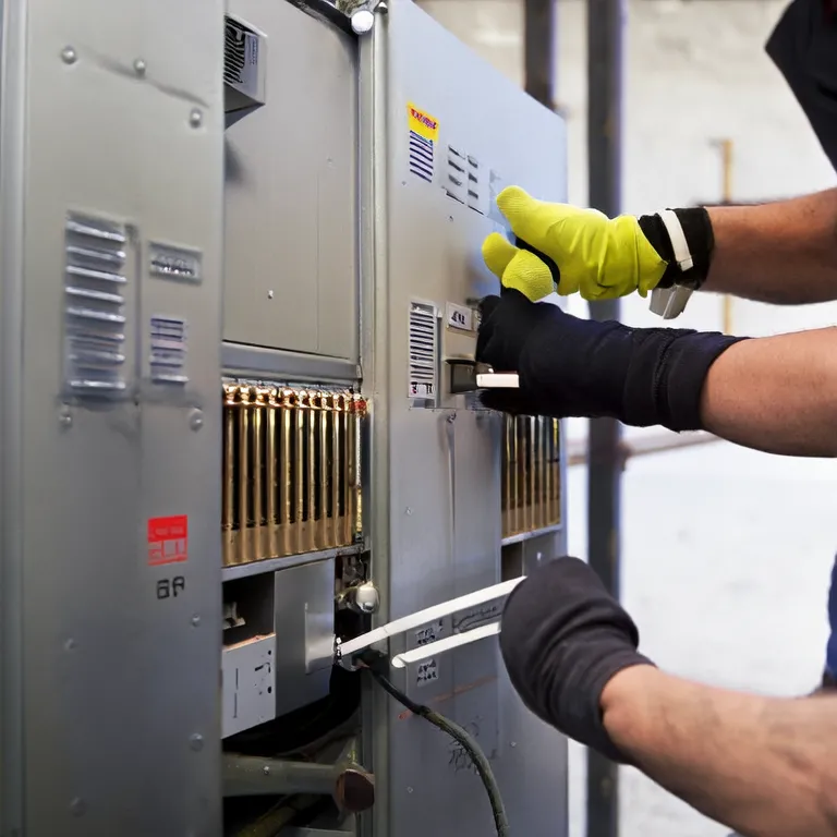 Onsite Installation and Commissioning Support for LV Distribution Cabinets